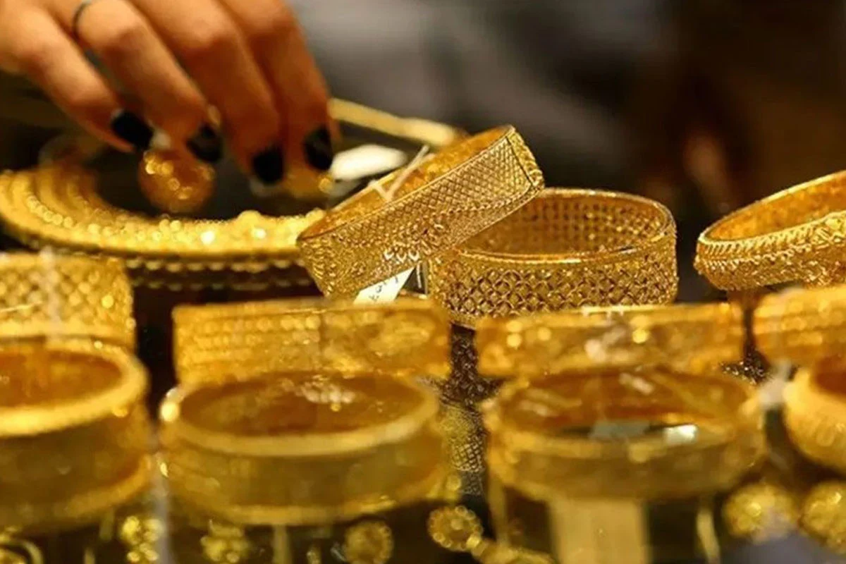 জেনে নিন আজকের স্বর্ণের বাজারদর
