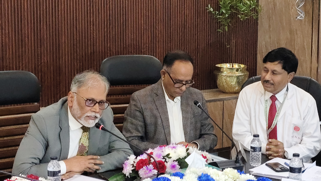 দেশে জনবল ও অবকাঠামোগত সংকটের কারণে প্রায় ৮০টি নতুন ভবন এখনো অব্যবহৃত পড়ে আছে বলে জানিয়েছেন প্রধান উপদেষ্টার বিশেষ সহকারী অধ্যাপক ডা. মো. সায়েদুর রহমান।